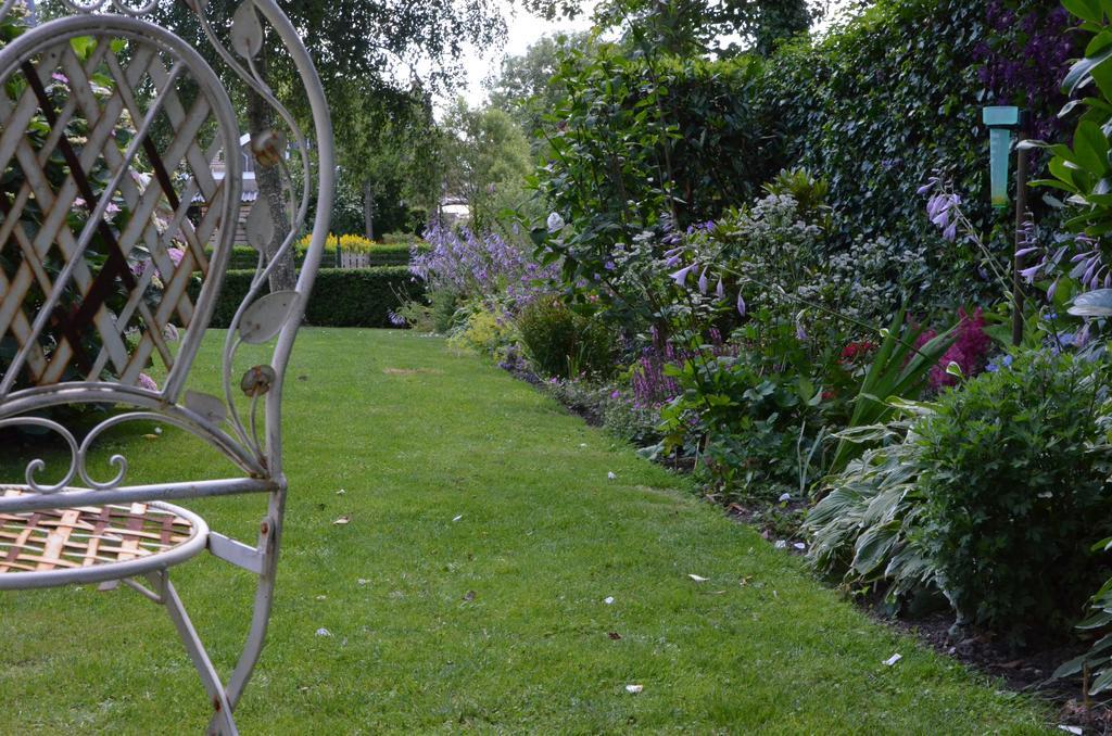 Bloemenhoeve Bed and Breakfast Birdaard Exterior foto
