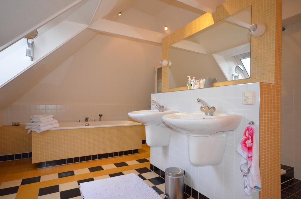 Bloemenhoeve Bed and Breakfast Birdaard Exterior foto